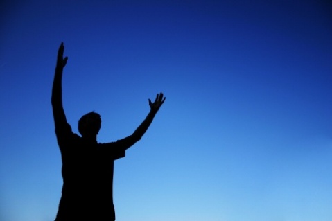 我不想成为英雄,我想成为坐在路边鼓掌的人 - 