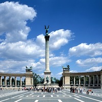 Heroes'' Square - Budapest Travel Guide