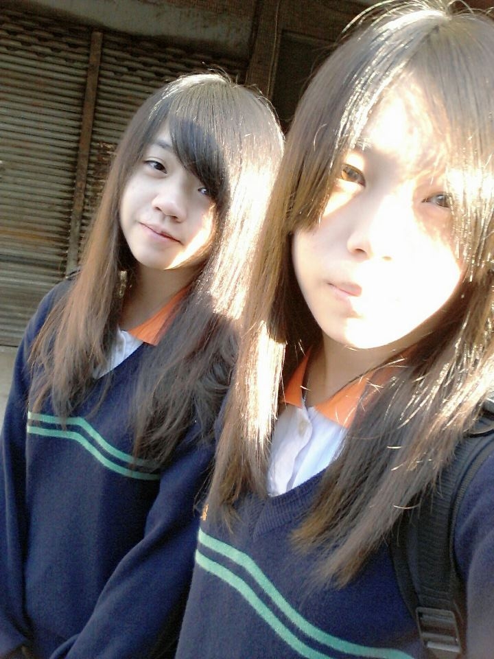 相隔一個月的據點