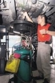 持消費券汽車保養合成換油套餐只要799元-封面