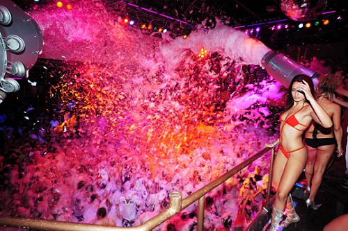 [售票]墾丁泡泡趴-2013 Foam Party Kenting Taiwan 萬人比基尼派對-封面