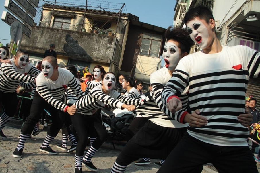 我們在此相遇 – 參與性藝術文件展-封面